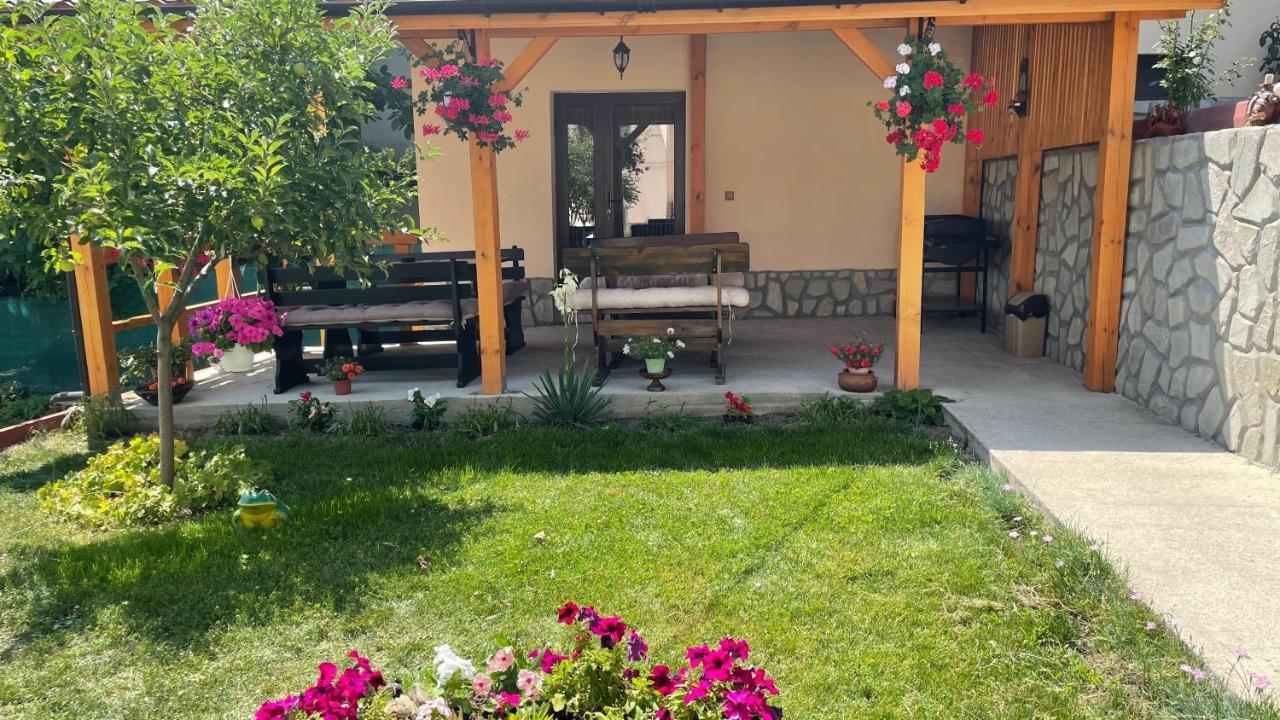 Saint Maria Guest House Velingrad Exterior photo